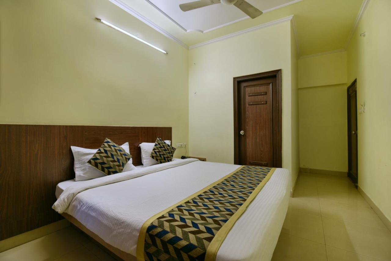 Oyo 2289 Hotel Radha Palace Kukas Dış mekan fotoğraf