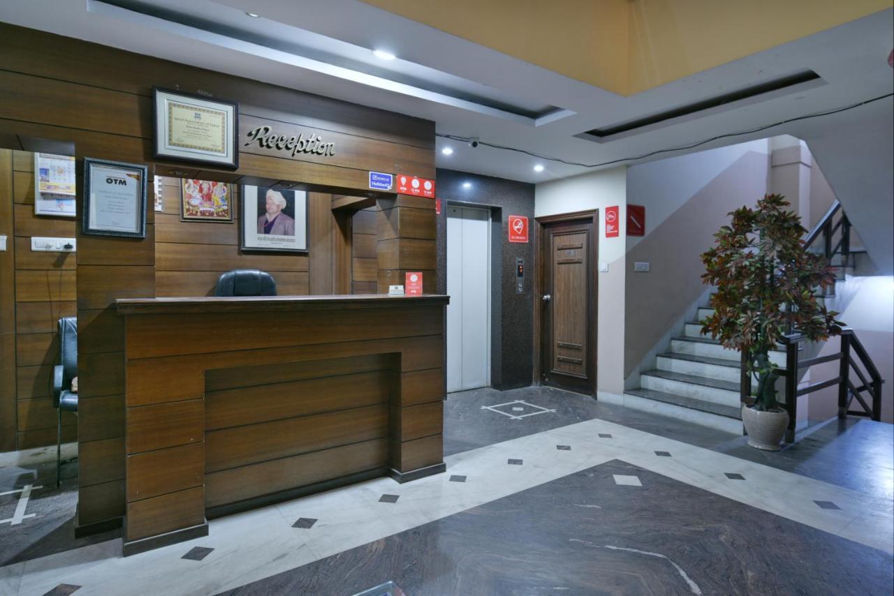 Oyo 2289 Hotel Radha Palace Kukas Dış mekan fotoğraf